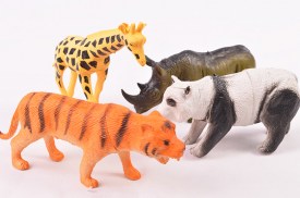 Set 4 animales plasticos con jirafa (3).jpg